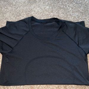 Black lululemon swiftly tech short sleeve